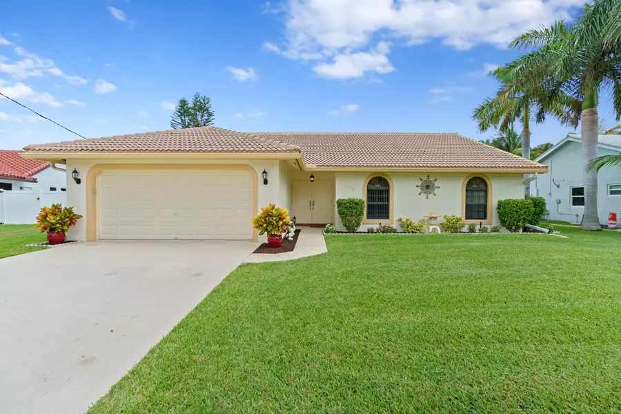 467 Hopalong LN, Boca Raton, FL 33487