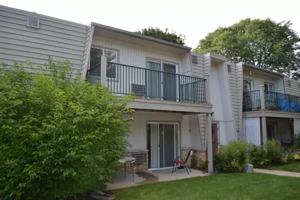 2408 Independence Ln Unit 205, Madison, WI 53704