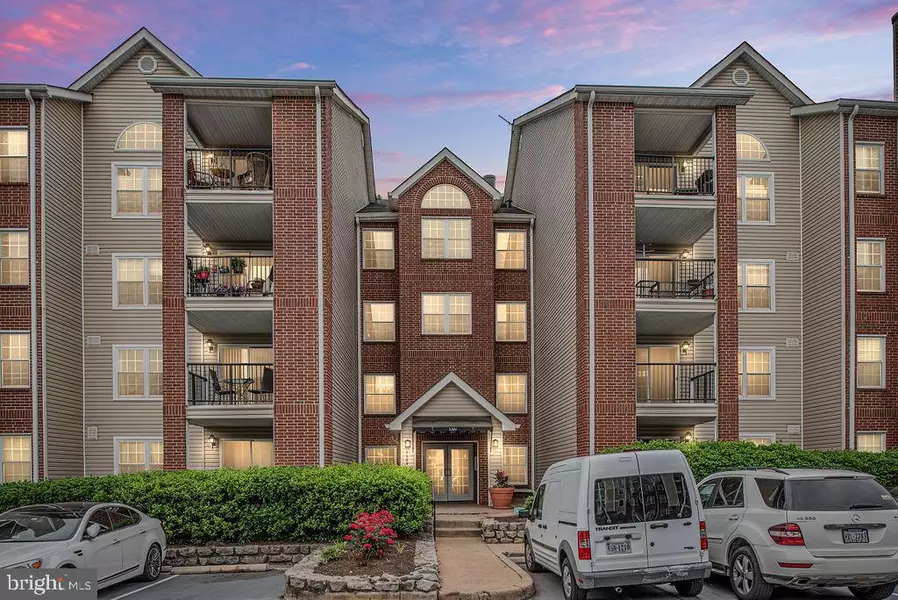 3309 WYNDHAM CIR #4171, Alexandria, VA 22302