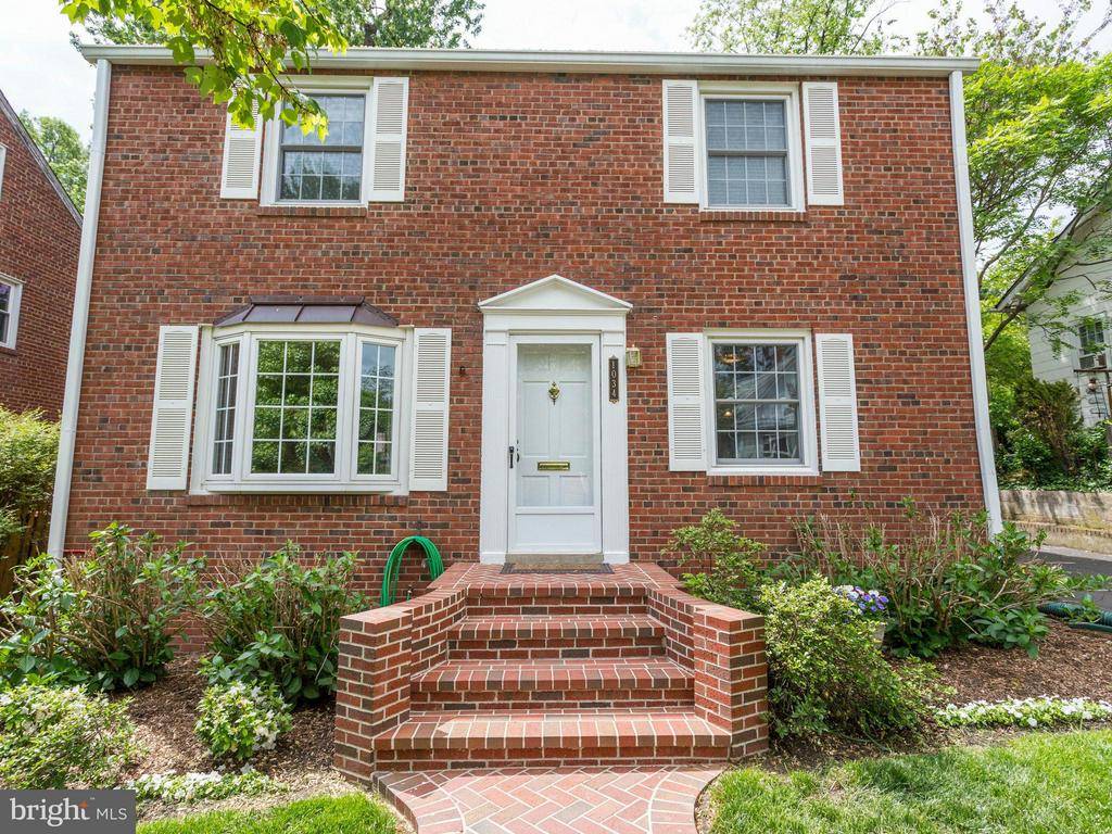 Arlington, VA 22202,1034 21ST ST S