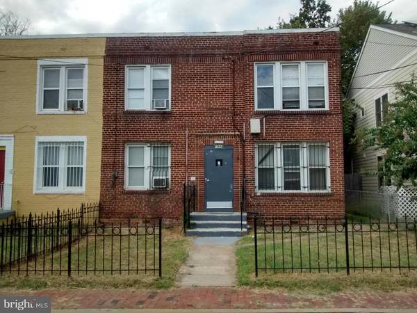 1944 CAPITOL AVE NE, Washington, DC 20002