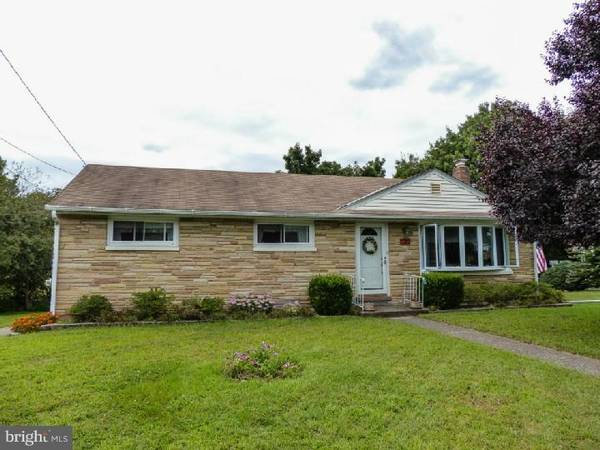 747 FAIRMONT RD, Riegelsville, PA 18077