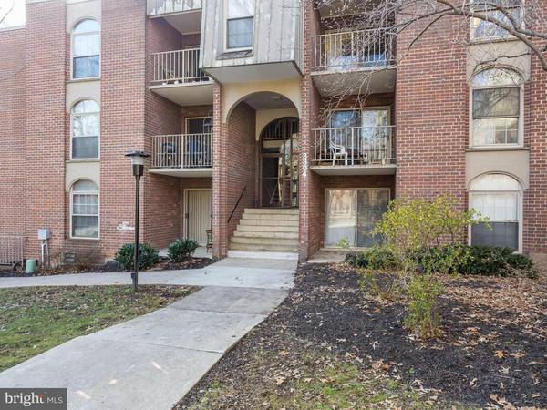 3304 WOODBURN VILLAGE DR #11, Annandale, VA 22003