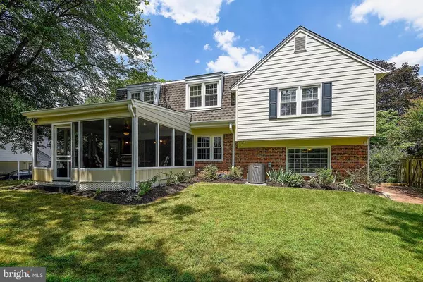 Vienna, VA 22181,9830 ARROYO CT