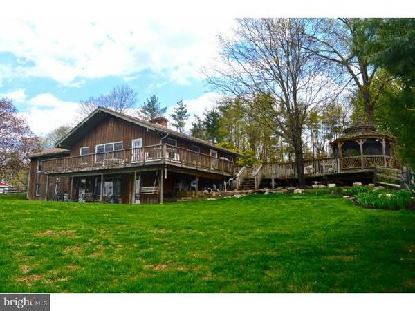 1146 EAGLE RD, Newtown, PA 18940