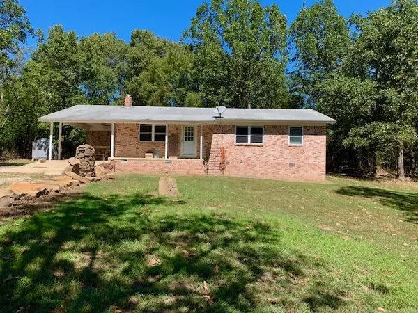 Mountain View, AR 72560,322 Wilson Road