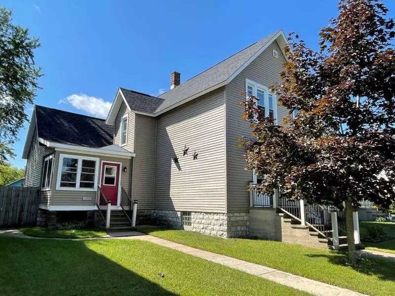 807 Water  St, Marinette, WI 54143