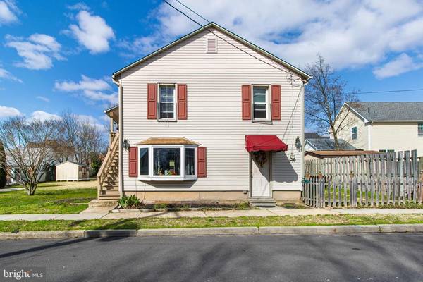 15 S POPLAR ST, Gibbstown, NJ 08027