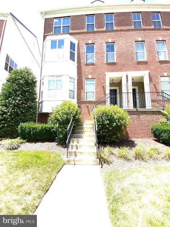 5524 CAPITAL GATEWAY DR #405, Suitland, MD 20746