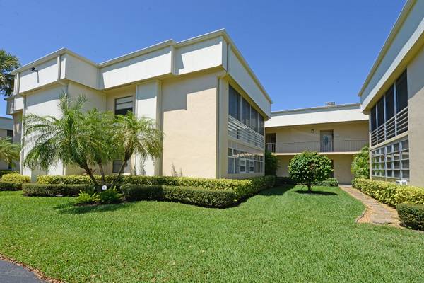 63 Piedmont B,  Delray Beach,  FL 33484