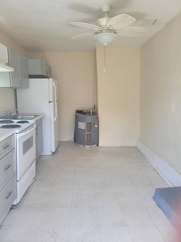 Pahokee, FL 33476,258 Adams PL