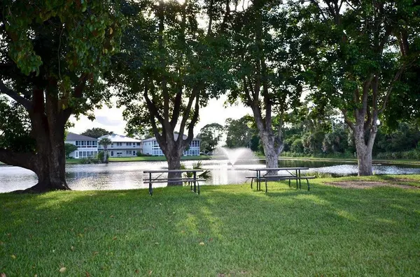 Port Saint Lucie, FL 34952,21 Lake Vista TRL 205