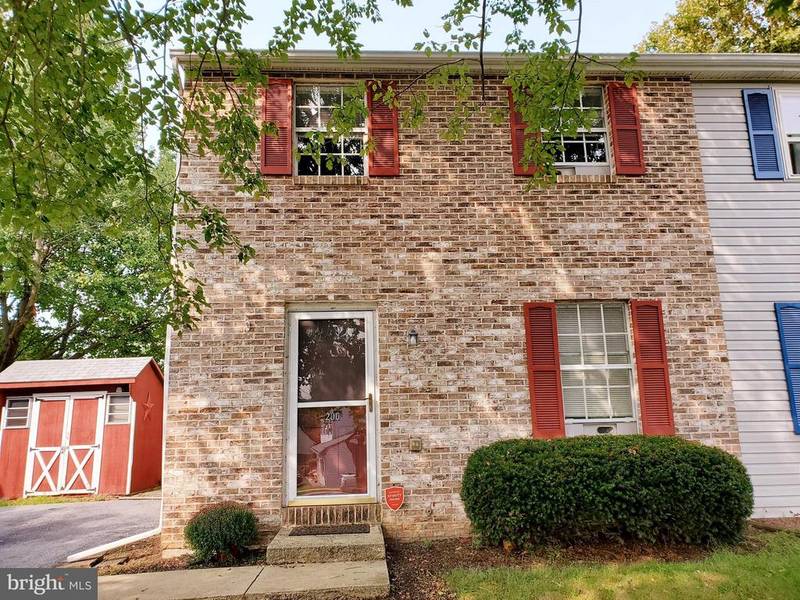 200 STONE HOUSE LN, Columbia, PA 17512