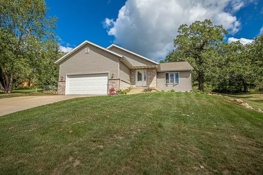 10872 Blue Mountain Ave, Blue Mounds, WI 53517