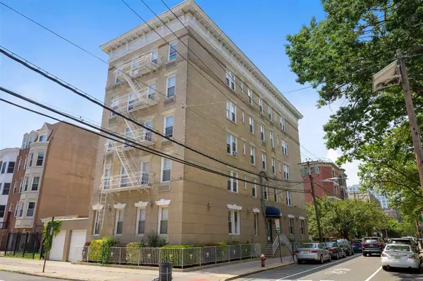 Hoboken, NJ 07030,734 ADAMS ST  #4D