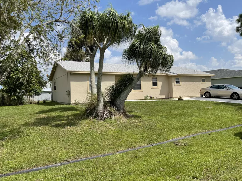 3533 SW Rosardo ST, Port Saint Lucie, FL 34953