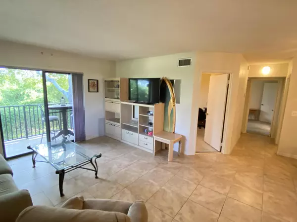 Deerfield Beach, FL 33441,610 Trace CIR 202