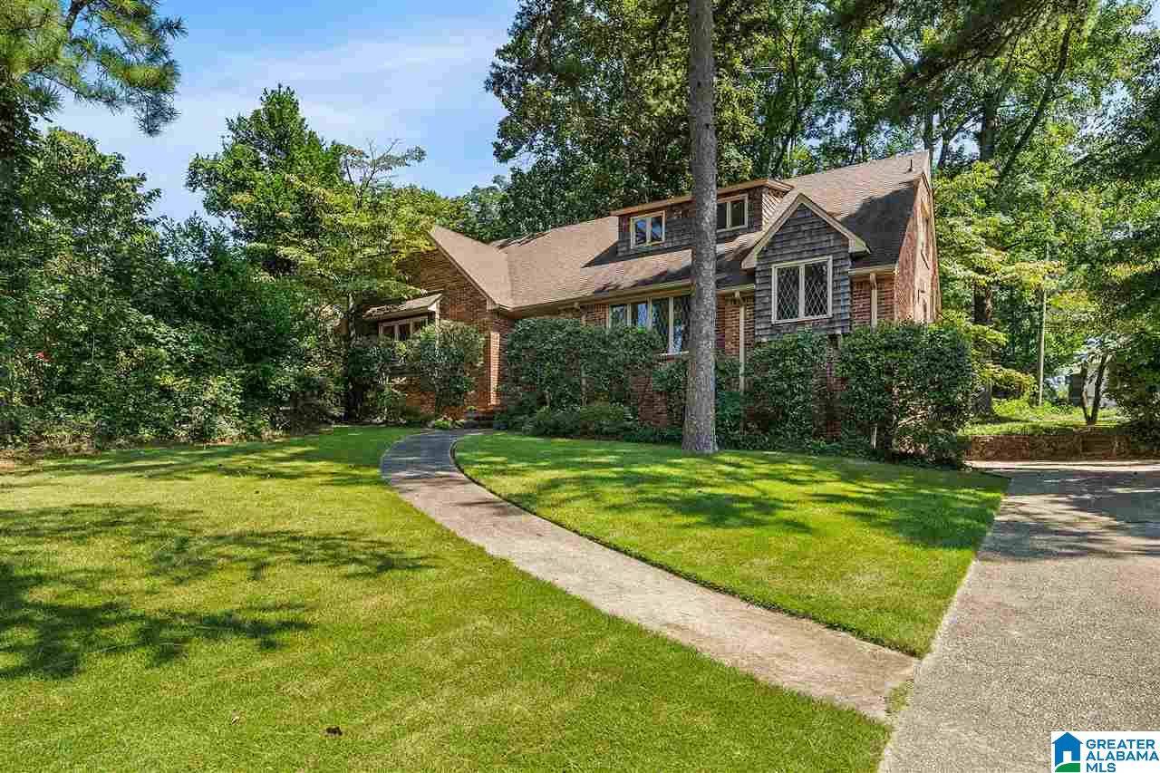 Vestavia Hills, AL 35216,1105 GRAYLYNN DRIVE