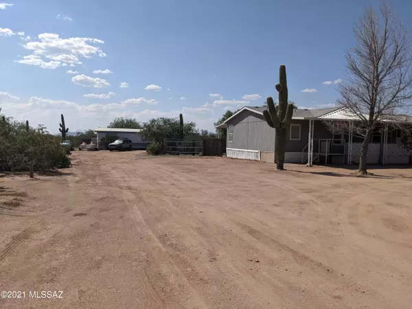 6455 N Sanders Road, Tucson, AZ 85743