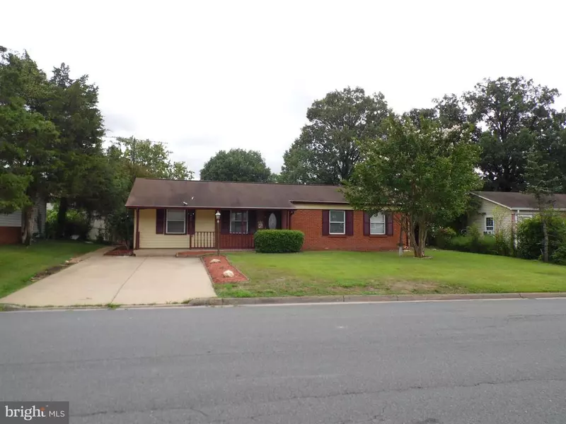 114 N ALDER AVE, Sterling, VA 20164