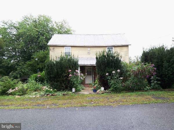 225 HAMMOND, Great Cacapon, WV 25422