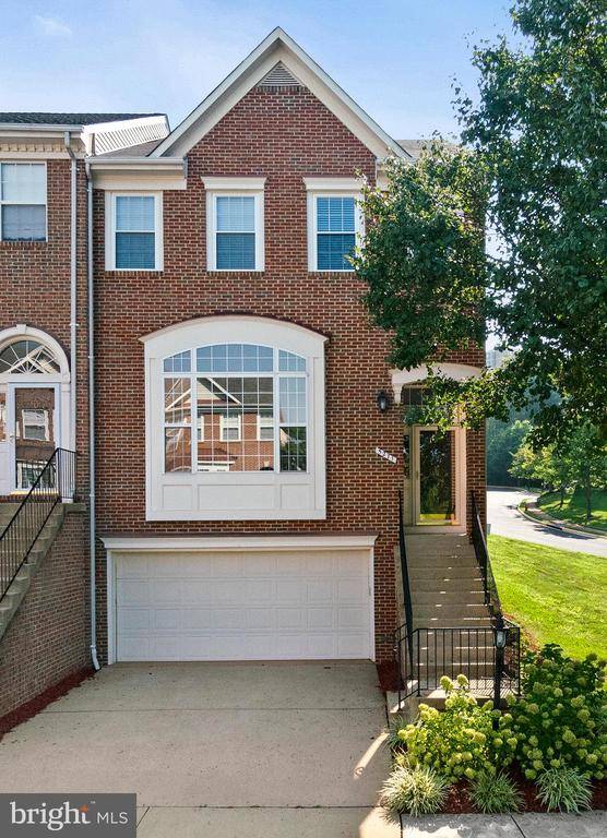 5271 COZY GLEN LN, Alexandria, VA 22312